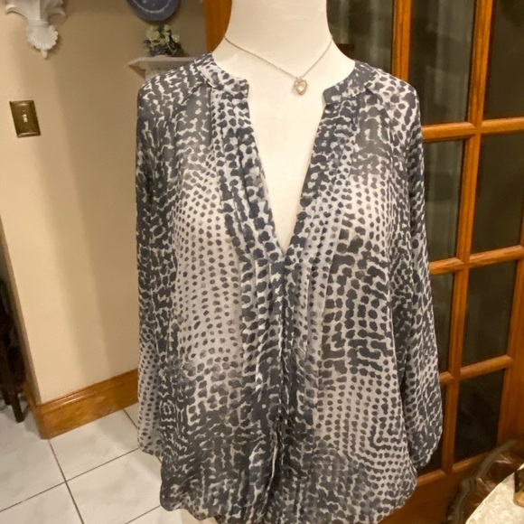 Blouse by A.n.a a new approach size XL grey /white He needed in front semisheer - Picture 2 of 13